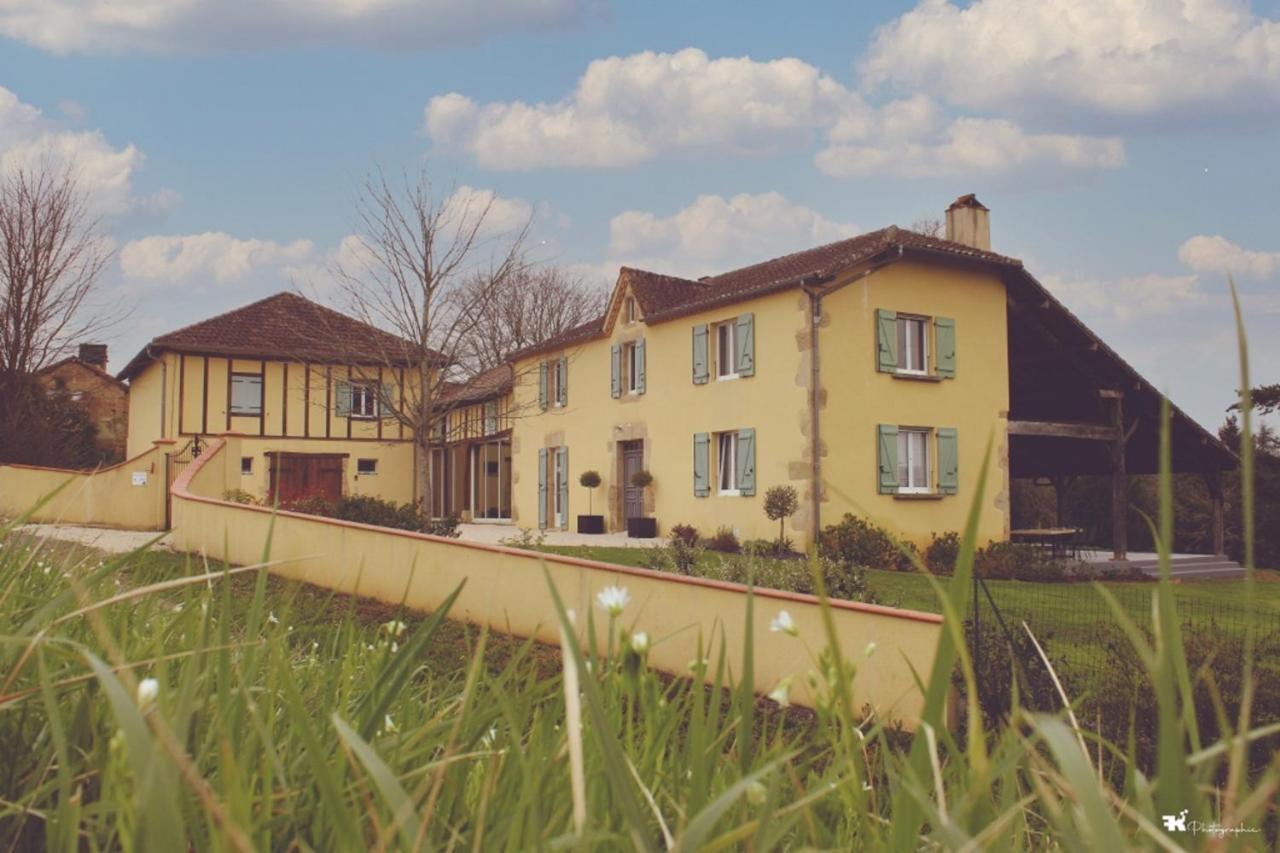 Maison D'Hotes Le Courty Blousson-Sérian Exterior foto